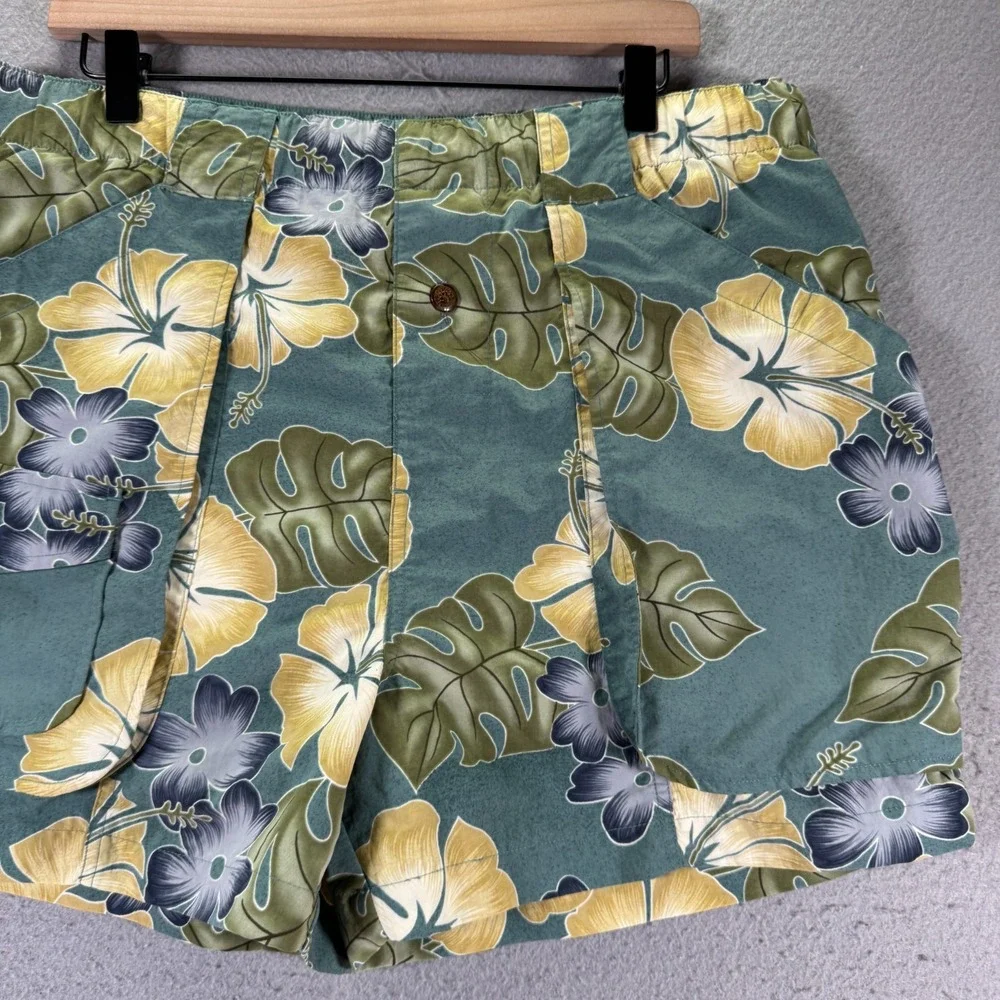 Tommy Bahama Swim Trunks Mens Medium Blue Floral Bungalo Beach Hawaiian Vacation